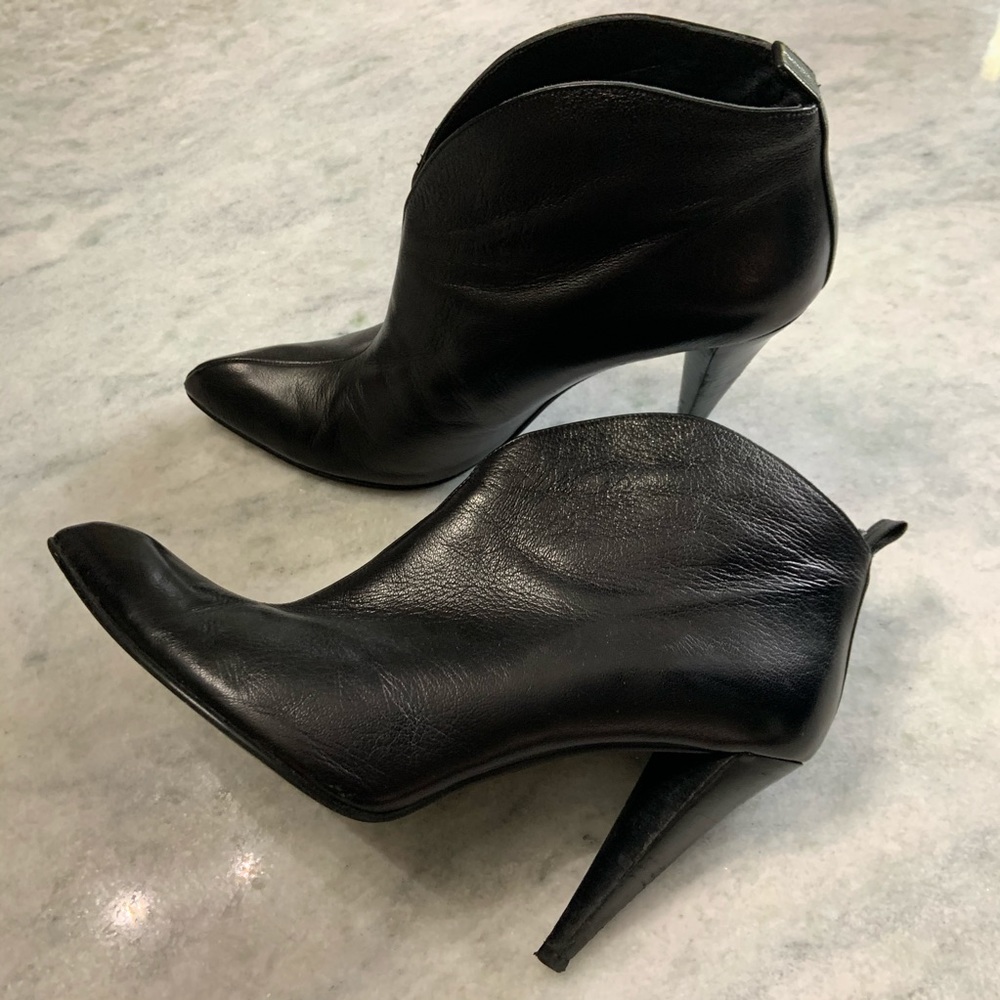 Stuart Weitzman Pointed Toe Booties - Size 10 - image 4